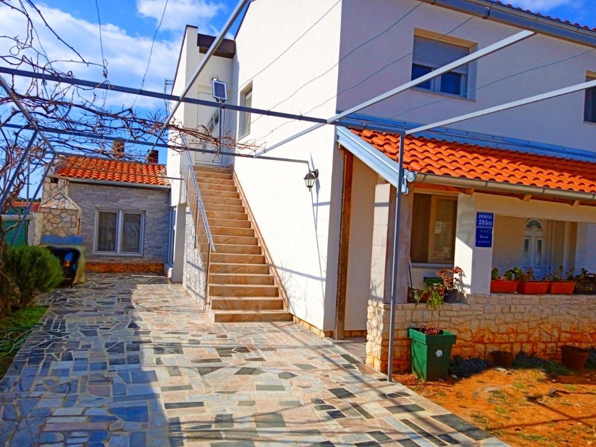 Apartman Josipa Peroj Exterior photo