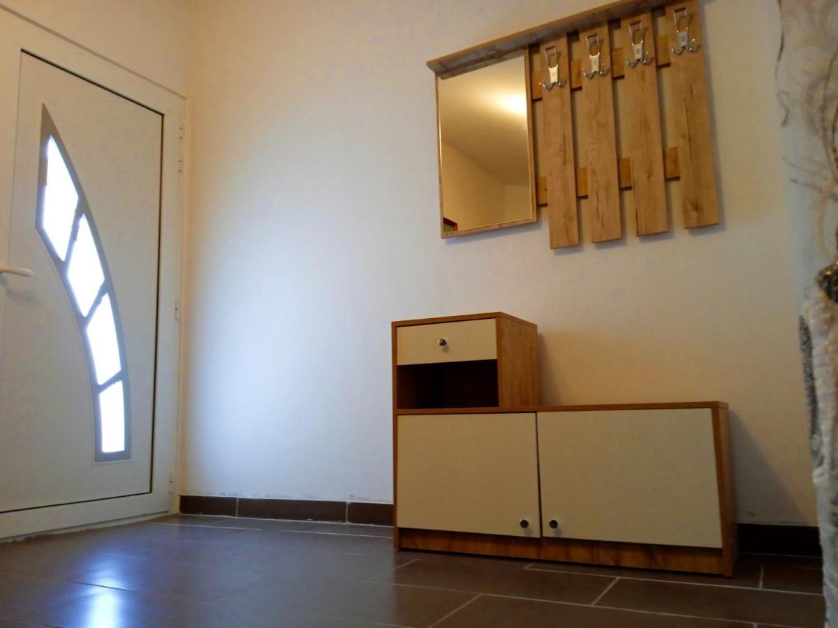 Apartman Josipa Peroj Exterior photo
