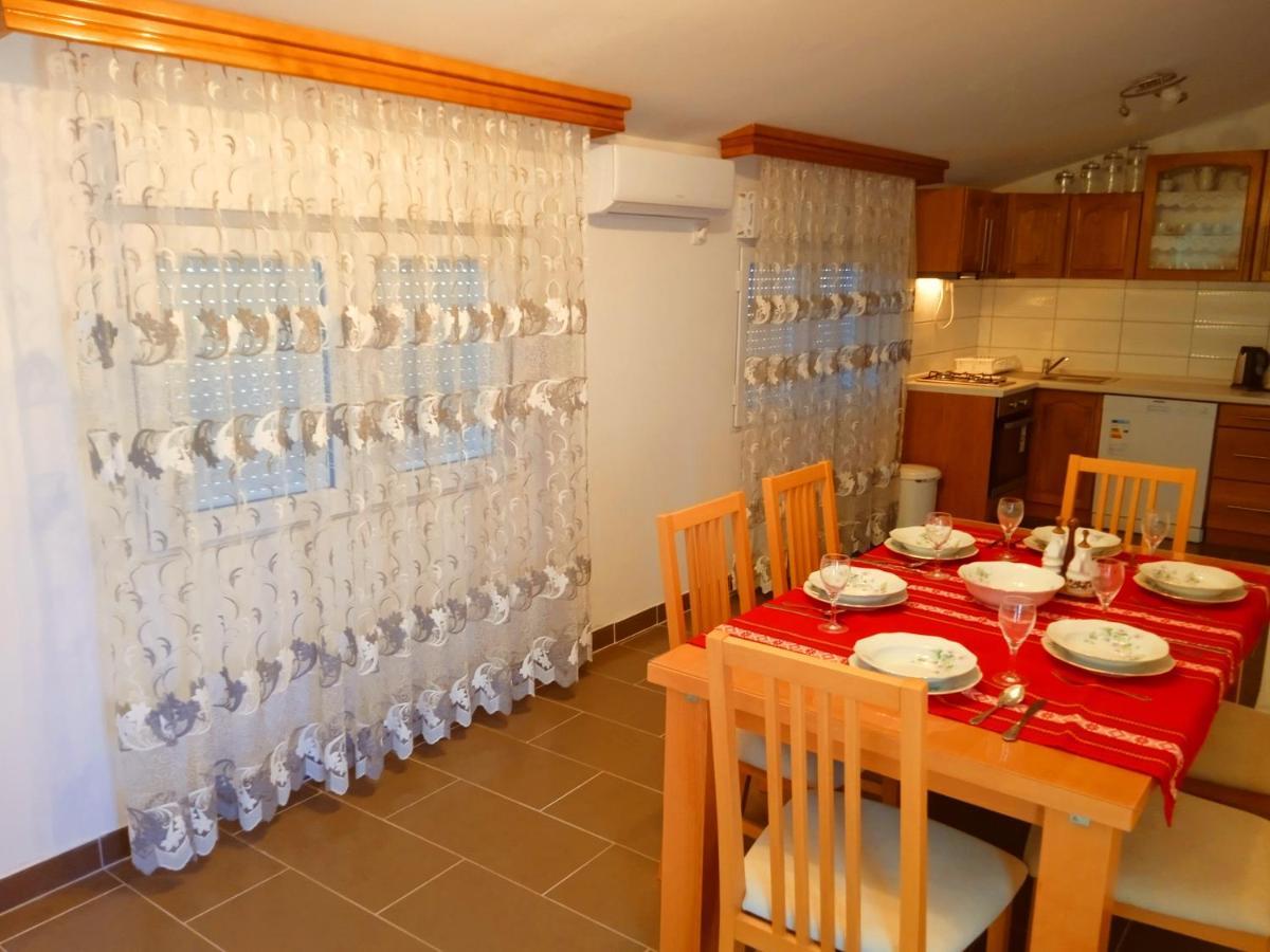 Apartman Josipa Peroj Exterior photo
