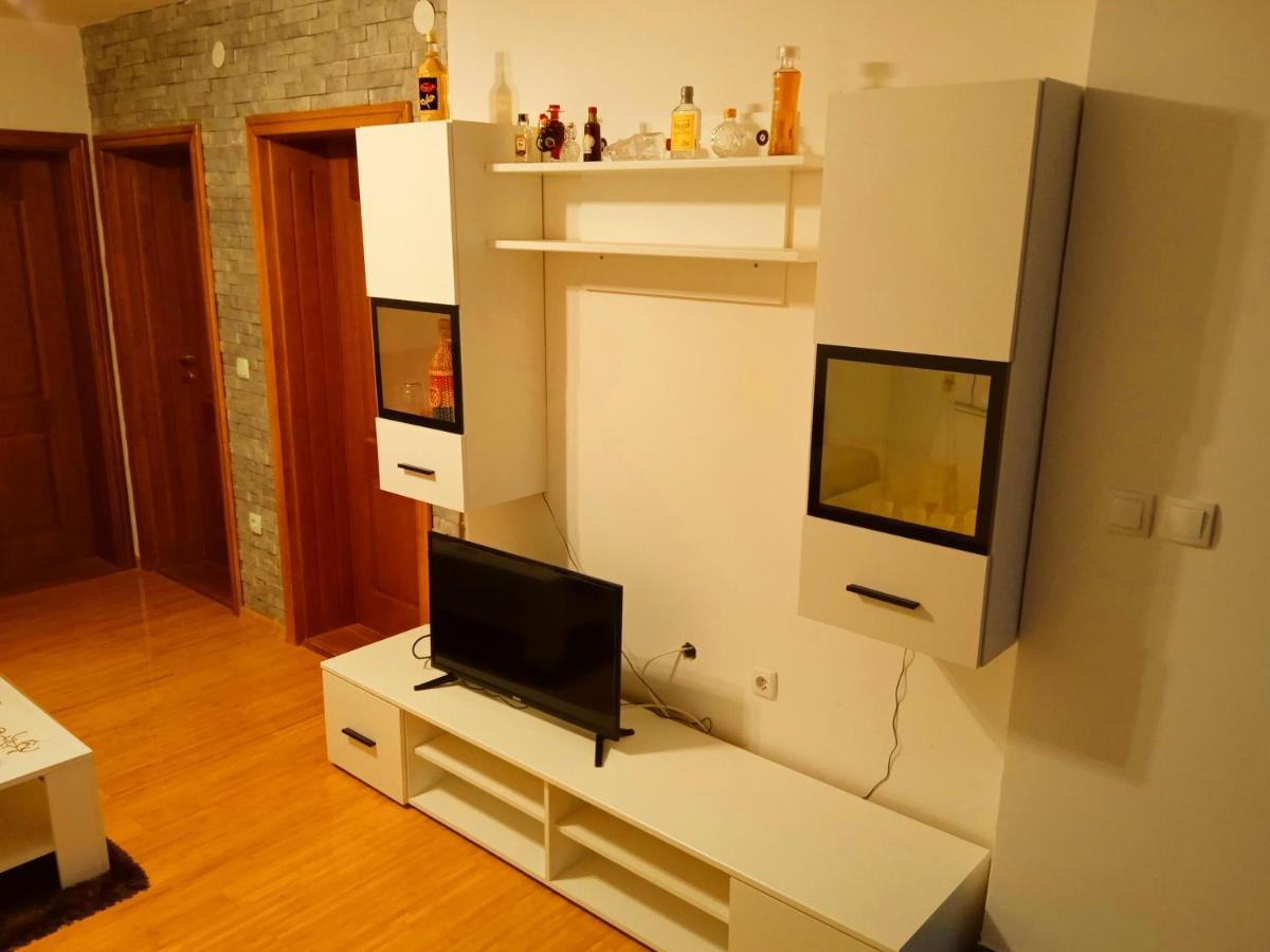 Apartman Josipa Peroj Exterior photo