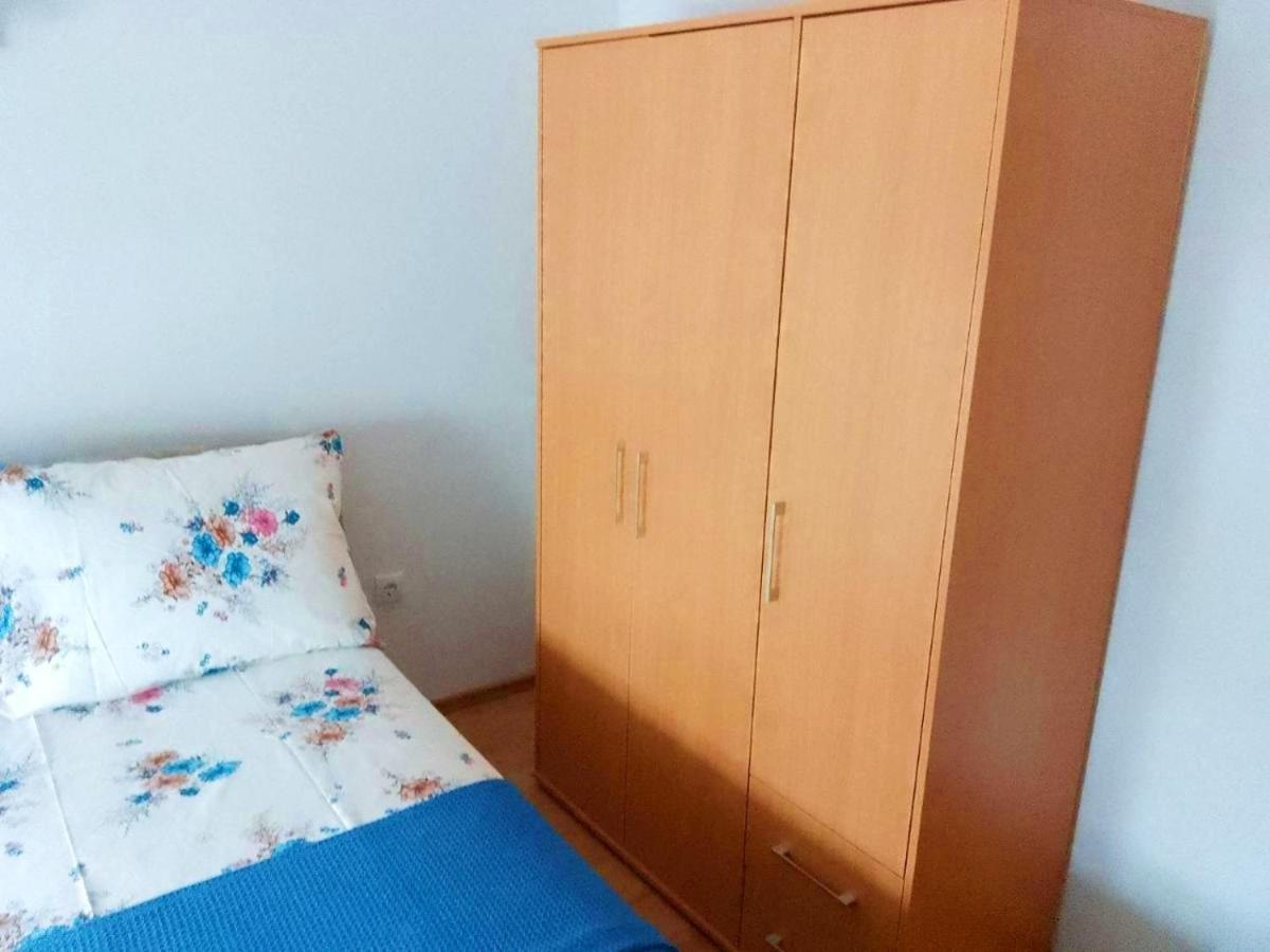 Apartman Josipa Peroj Exterior photo
