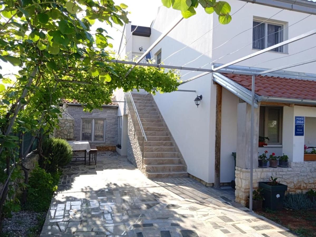 Apartman Josipa Peroj Exterior photo